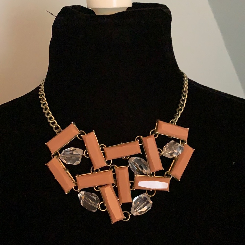Statement choker